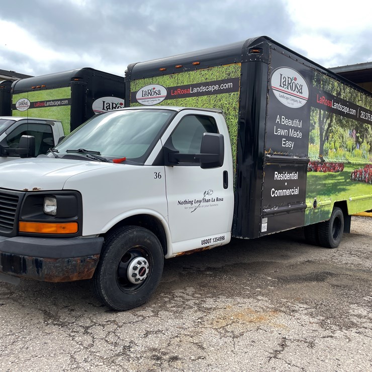 #9857 • 2010 GMC Box Truck (Has WI Title)