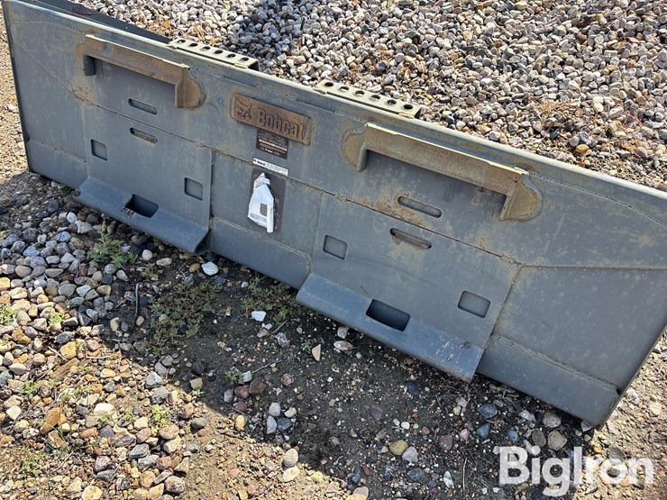 bobcat-74”-heavy-duty-skid-steer-bucket-image-12
