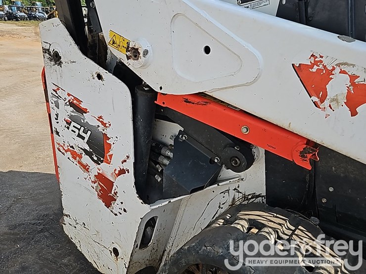 2021-bobcat-t64-image-12
