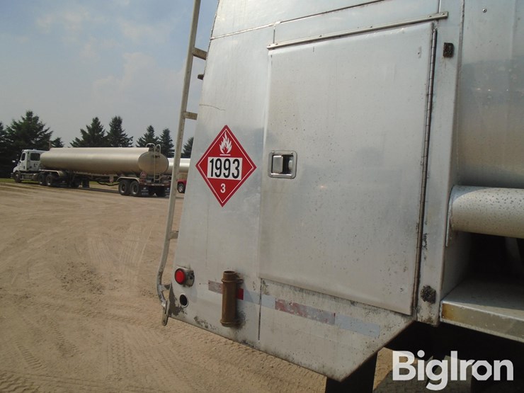 2002-freightliner-fl80-image-20