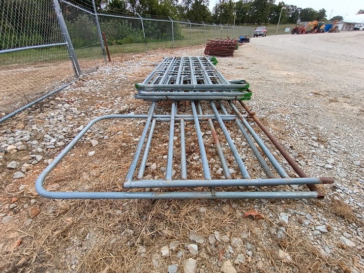 #21589-•-7--galvanized-corral-panels-image-7