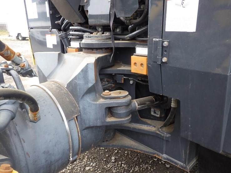2016-komatsu-hm400-5-image-23