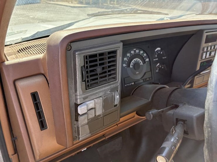 1990-gmc-sierra-2500-image-11