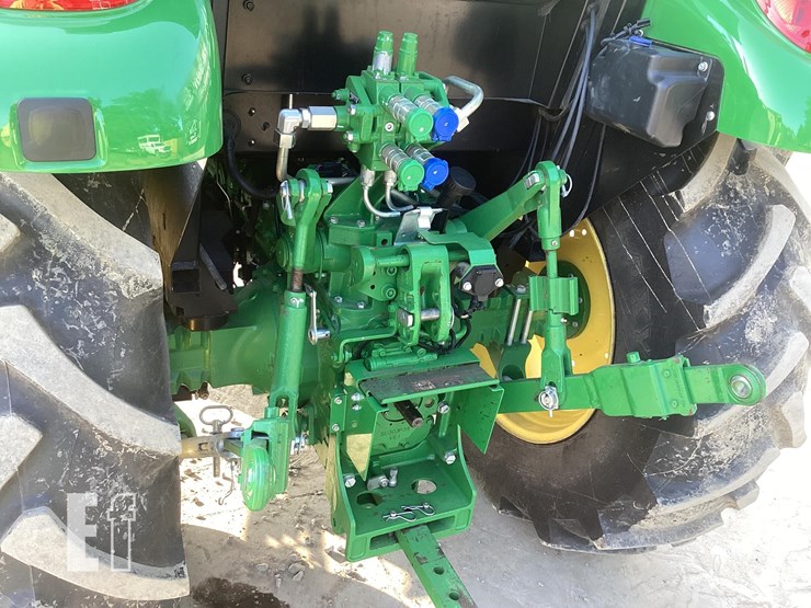 2022-john-deere-5100e-image-12