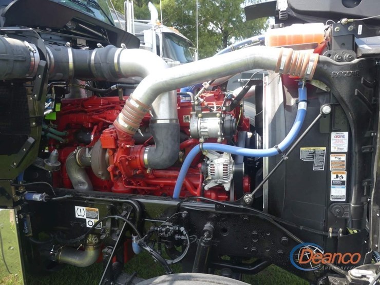 2024-kenworth-w900l-image-11