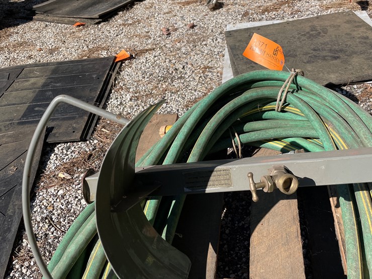 #1671-•-pallet-of-garden-hoses-image-2