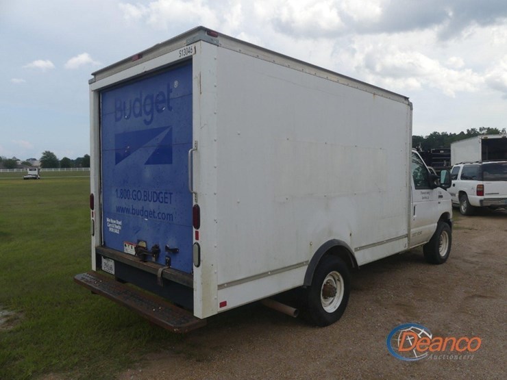 2004-ford-e350-image-2