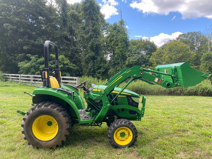 2023-john-deere-3043d-image-19