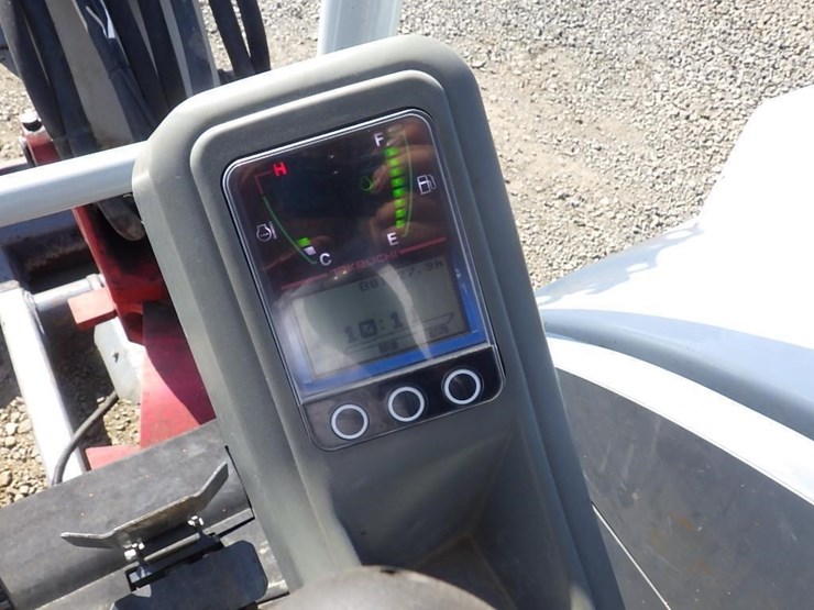 takeuchi-tb240-image-31
