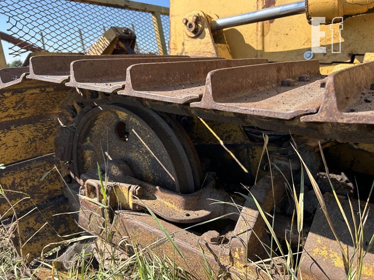 komatsu-d31p-17-image-12