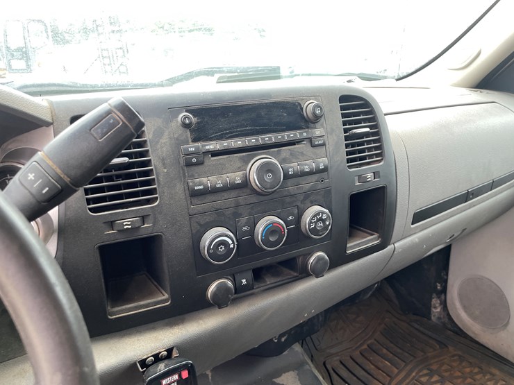 2011-chevrolet-2500-image-31