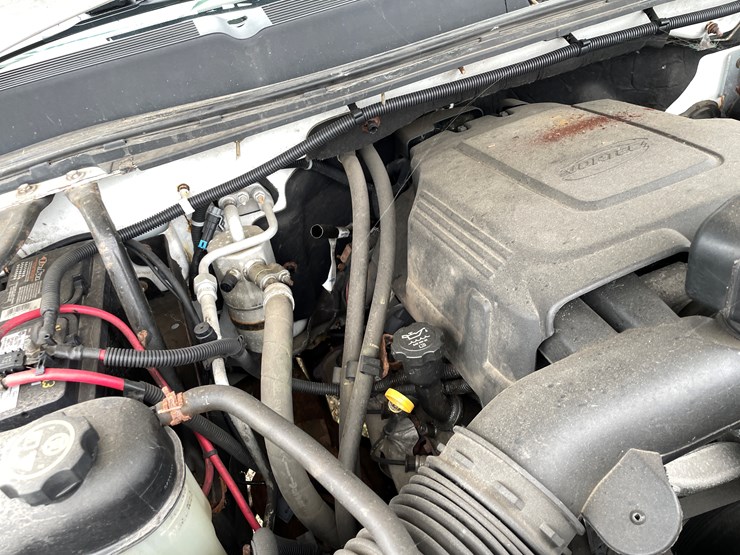 2011-chevrolet-2500-image-25