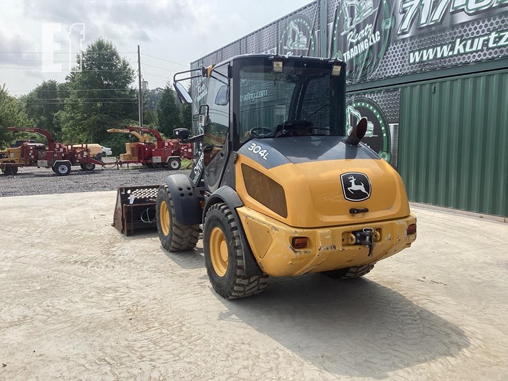 2021-deere-304l-image-2
