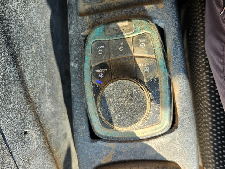 #21999-•-2020-hyundai-hx220lc-excavator-image-29