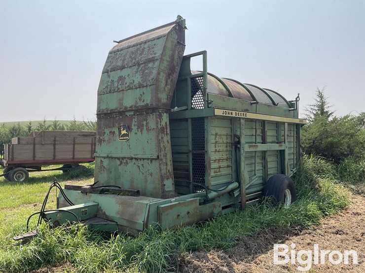 john-deere-200-image-1