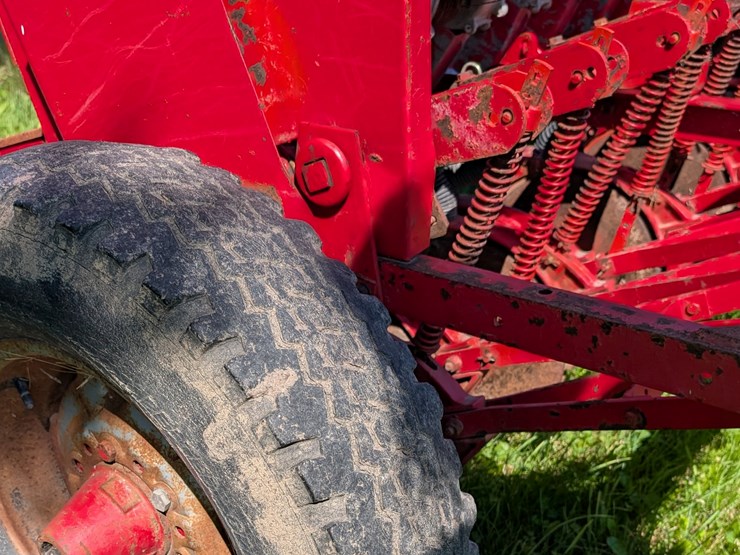 massey-ferguson-33-image-9