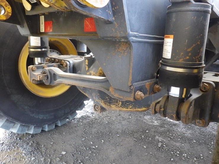 2016-komatsu-hm400-5-image-28