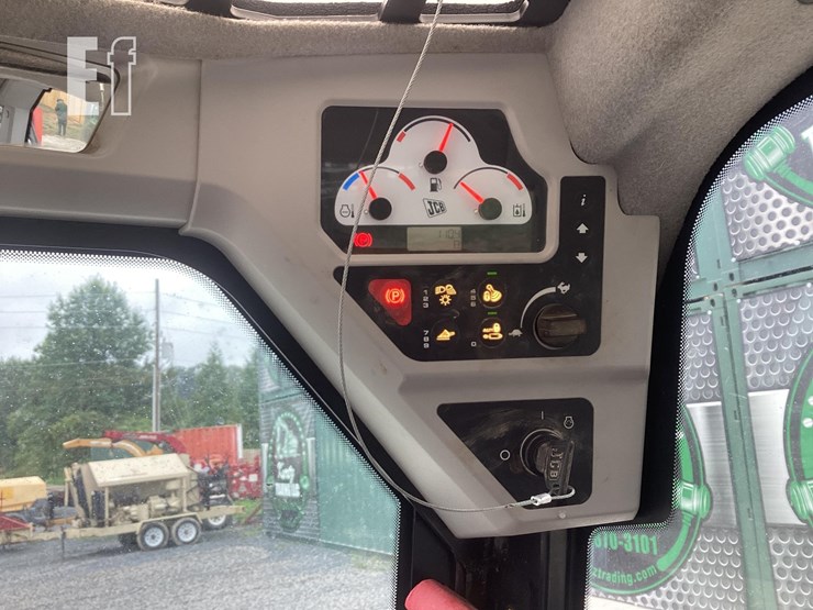 2018-jcb-3ts-8t-image-17