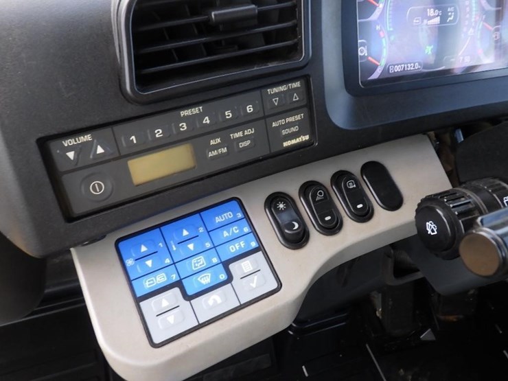 2016-komatsu-hm400-5-image-40