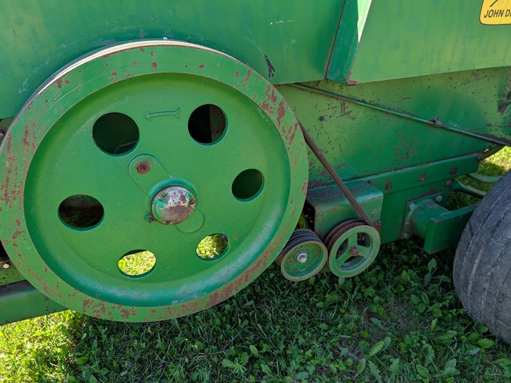 john-deere-336-image-5