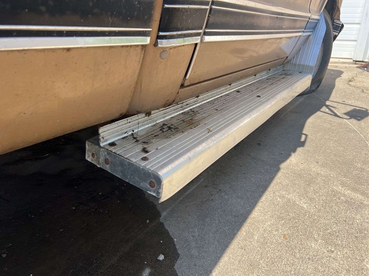 1969-chevy-c20-custom-camper-image-93
