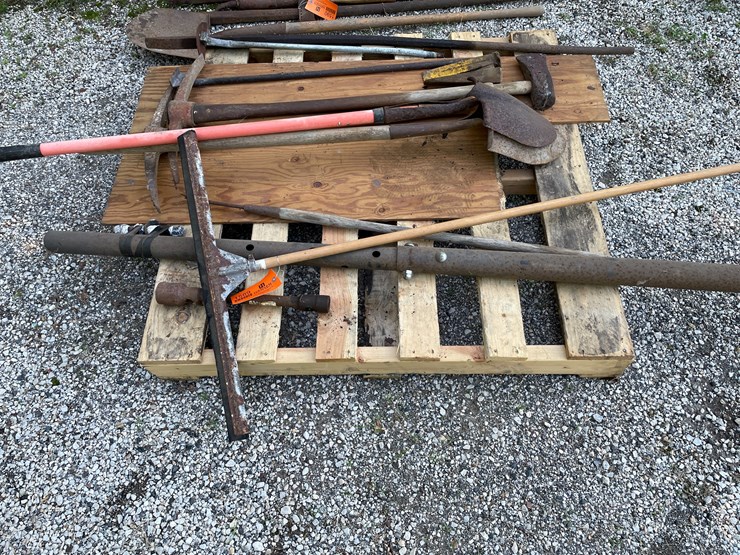 #1589-•-handled-tools-image-1