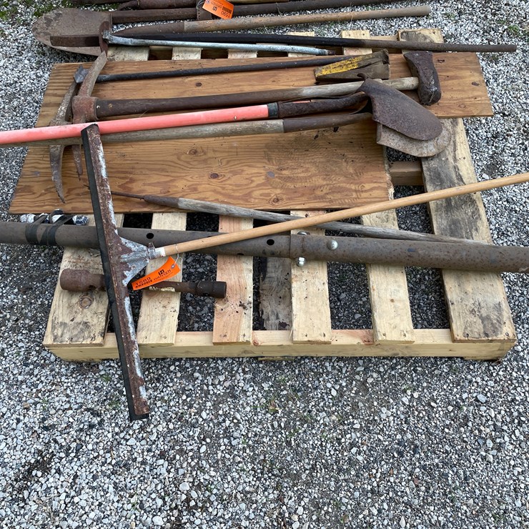 #1589 • Handled Tools