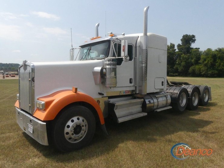 2014-kenworth-w900-image-27