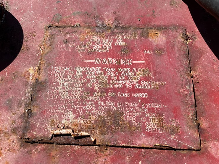 #1672-•-gas-fuel-tank-with-hand-crank-pump-image-5