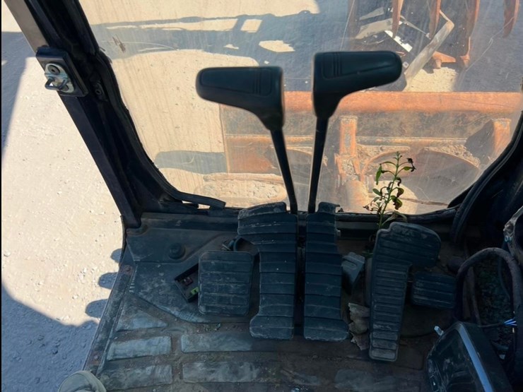 2020-bobcat-e145-image-40