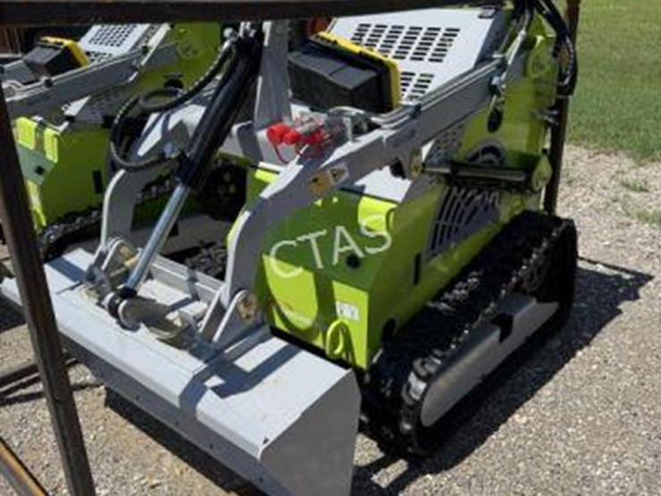 #113-•-land-hero-mini-skid-steer-image-2