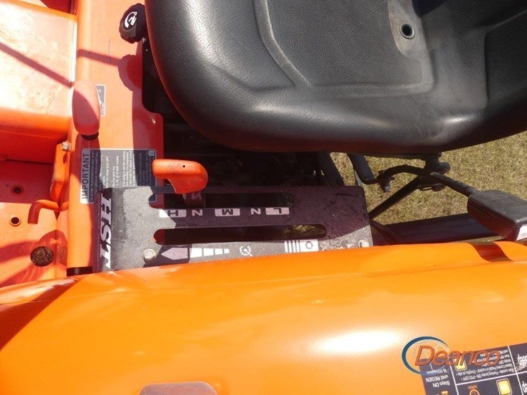 2015-kubota-l3901hst-image-13