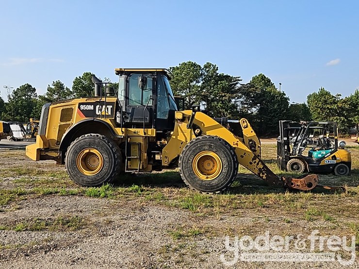 2018-caterpillar-950m-image-2