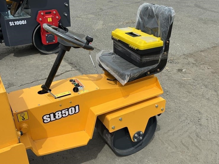 2025-sdlool-sl850-vibratory-tandem-roller-image-6
