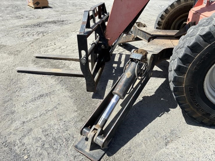2007-skytrack-10054-telescopic-reach-lift-image-5