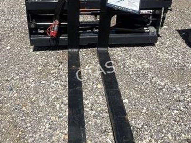 #29-•-wolverine-hydraulic-adjustable-skid-steer-forks-image-1