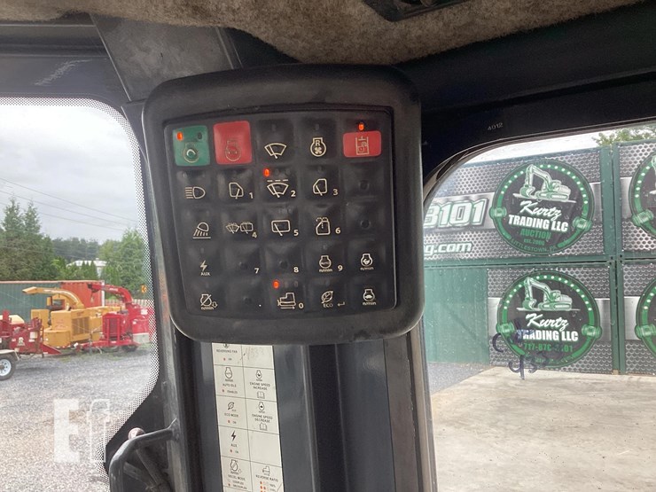 2016-deere-650k-image-17