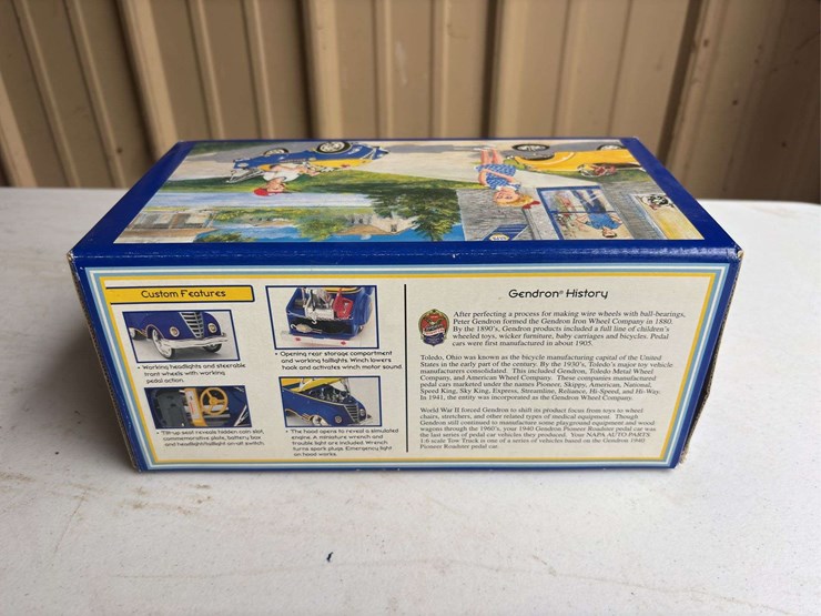 (2)-vermeer-truck-and-napa-pedal-car-toy-nib-image-11