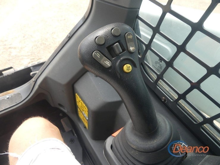 2023-bobcat-t64-image-11