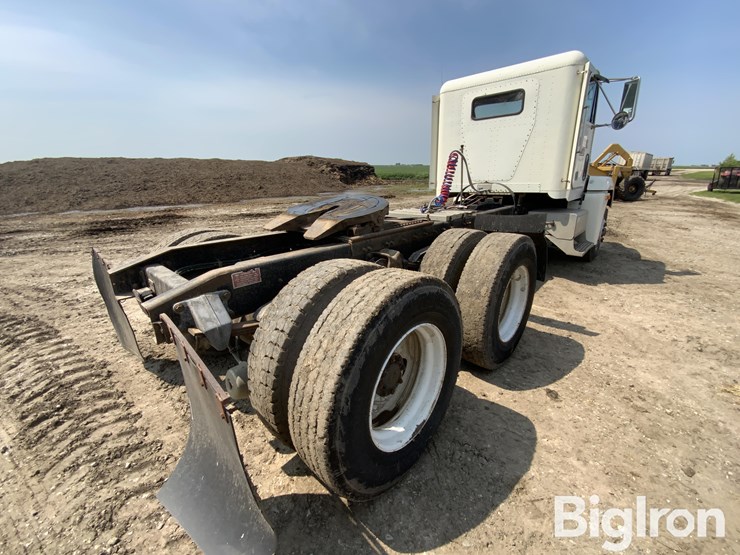 1989-freightliner-fld120-image-19