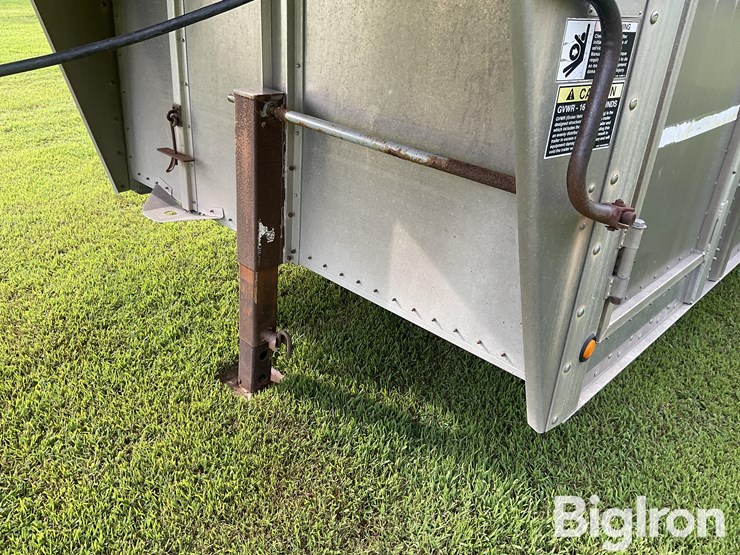 2003-wilson-livestock-trailer-image-13