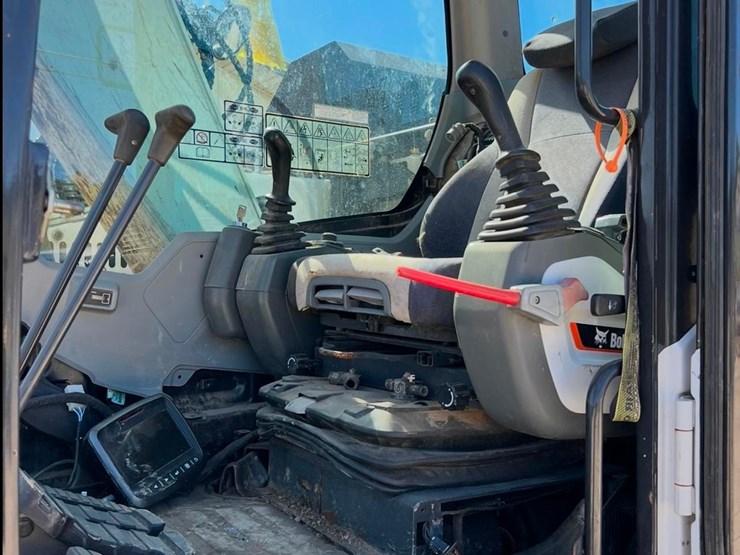 2020-bobcat-e145-image-31