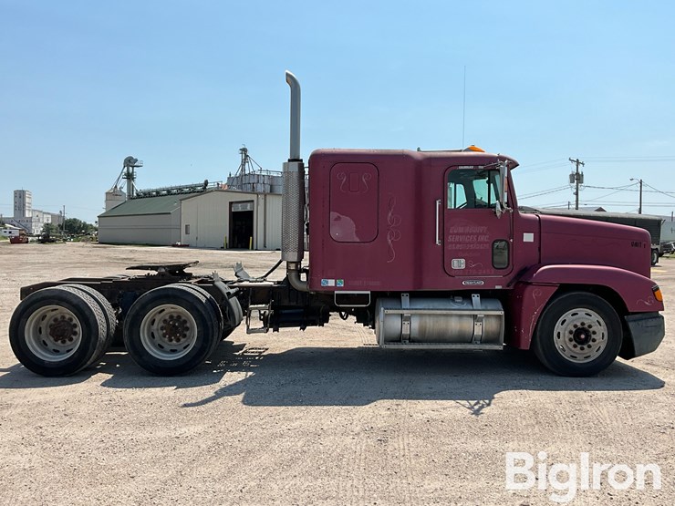 2002-freightliner-fld120-image-4