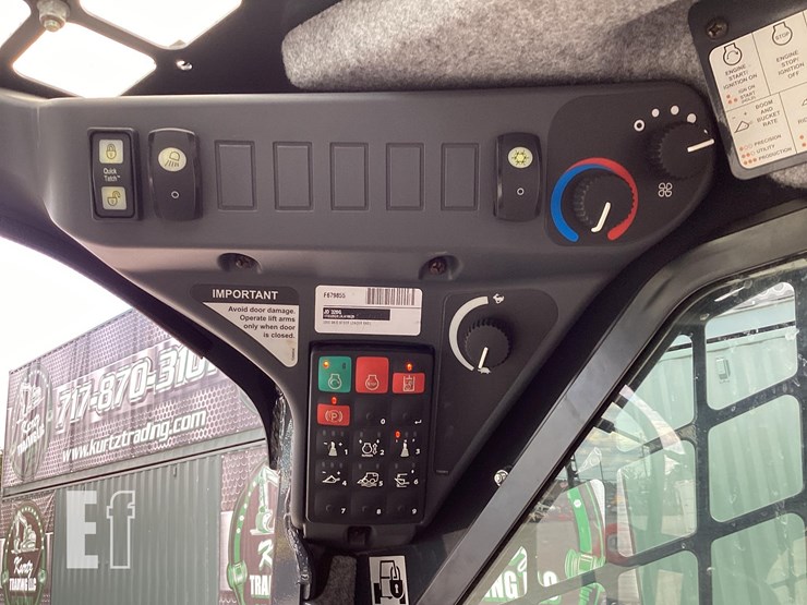 2022-deere-320g-image-15