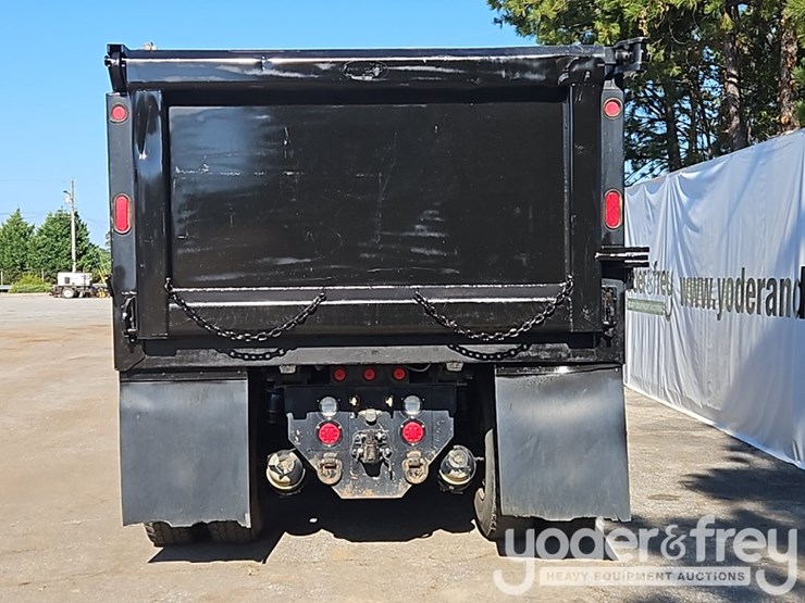 2023-kenworth-t880-image-4