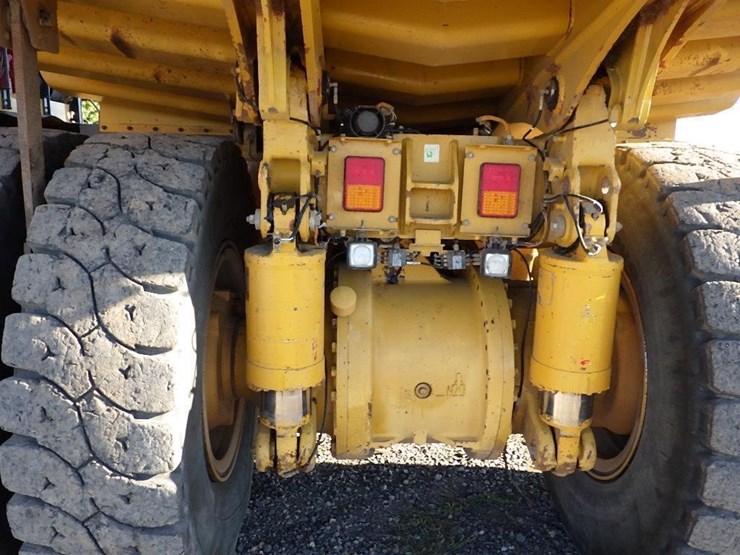 2011-caterpillar-770-image-55