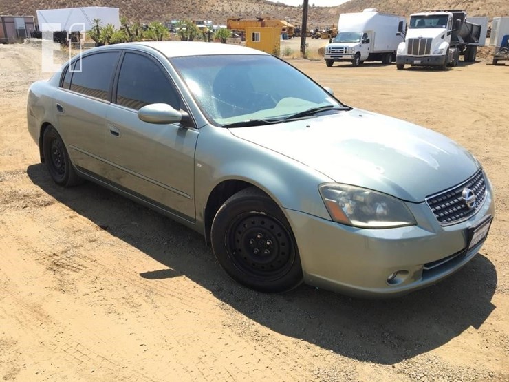 2005-nissan-altima-2.5s-image-2