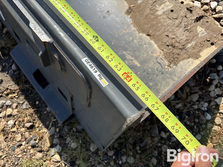 bobcat-68”-heavy-duty-skid-steer-bucket-image-12