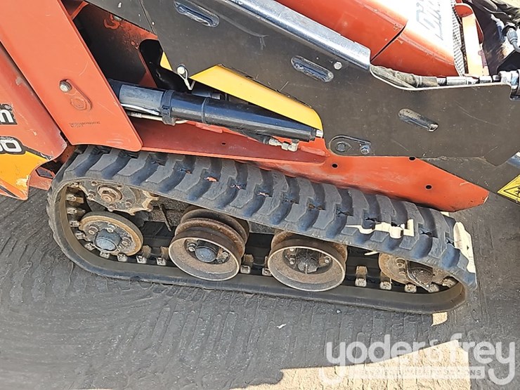 2017-ditch-witch-sk650-image-11