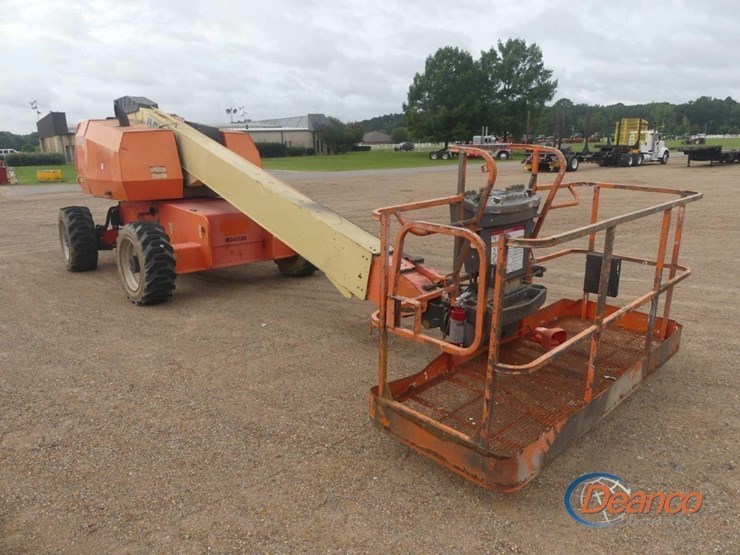 2015-jlg-600s-image-1